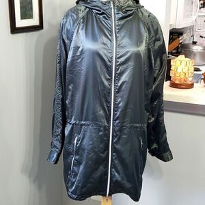 Ralph Lauren Green zipper rain coat. Hooded. Big zipper pockets. XL trav…
